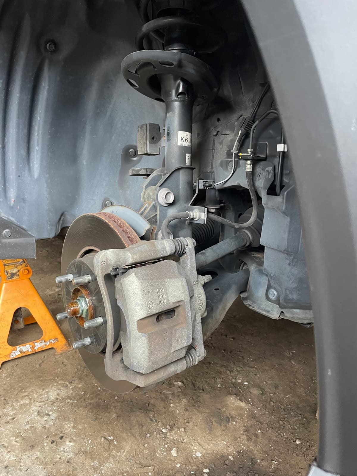 IMPORTANT THINGS TO CHECK WHILE SERVICING YOUR CAR