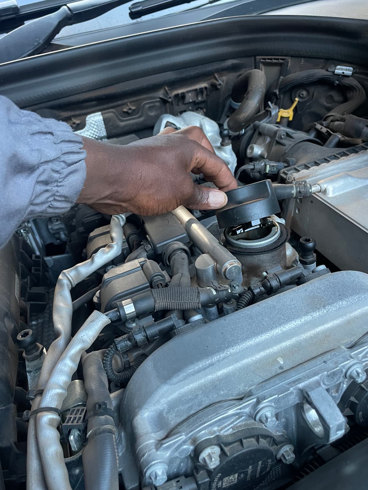 HOW TO CHECK ENGINE WEAR BEFORE BUYING A CAR